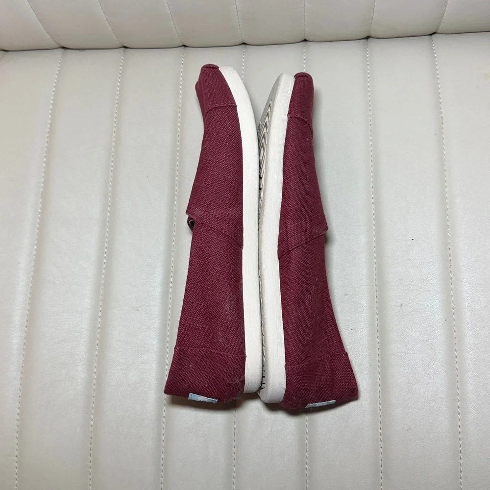TOMS Burgundy Canvas Slip-On Shoes Men’s 9.5 (Women’s 11) Casual Comfort Flats